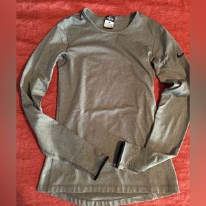 Nike Pro Womens Dri Fit Long Sleeve Shirt Small Heather Gray Hyperwarm Training